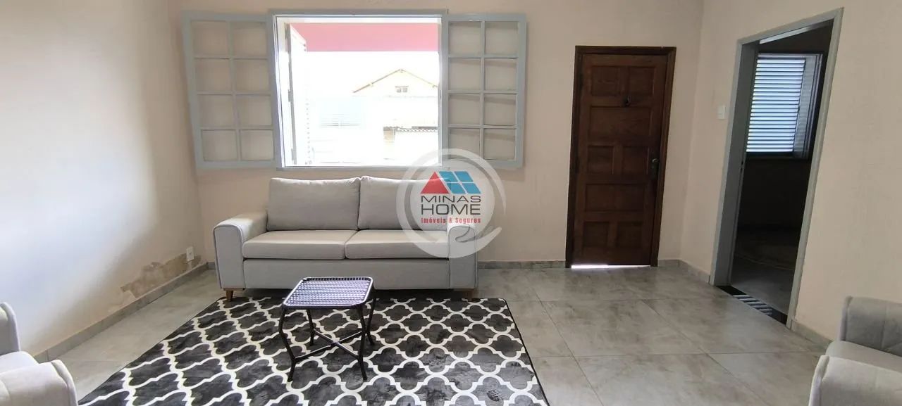 Casa grande, reformada, excelente localização - Foto 3