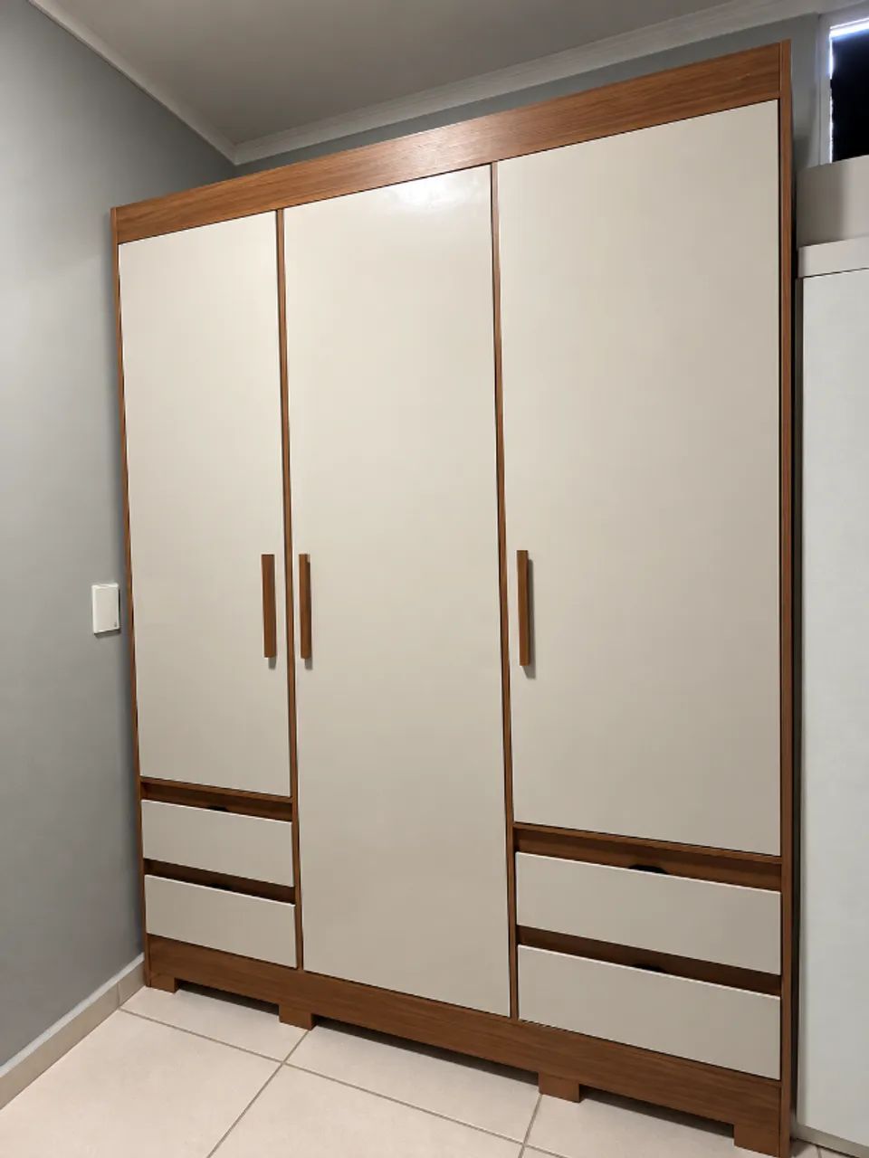 Guarda roupa seminovo 