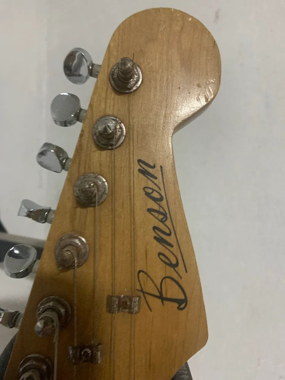 Guitarra Stratocaster Benson  - Foto 2