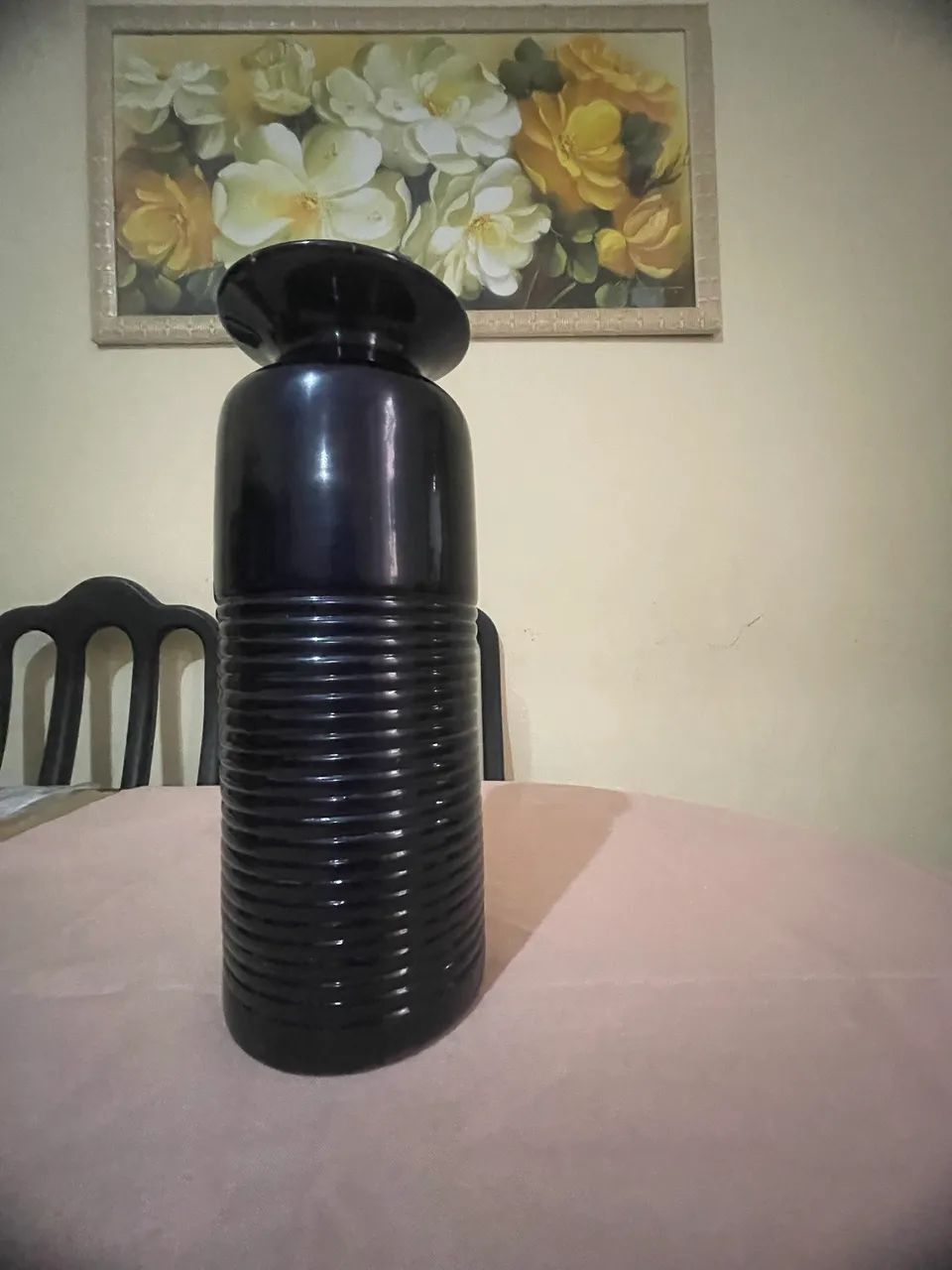 Vaso de cerâmica preto