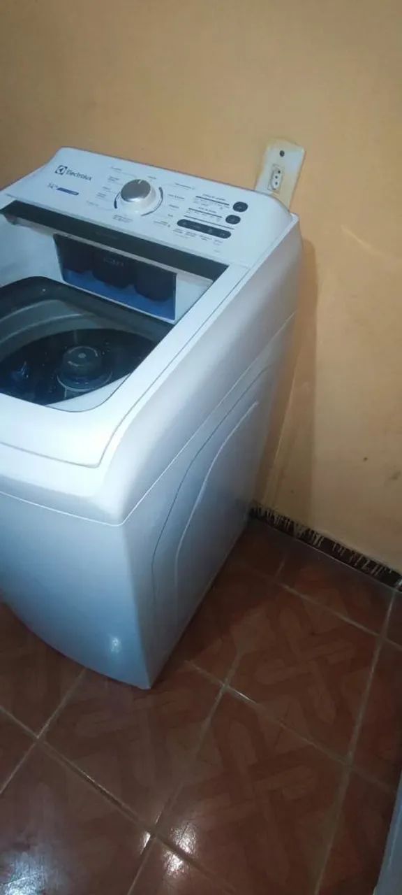 Máquina de Lavar Electrolux 14kg  - Foto 4