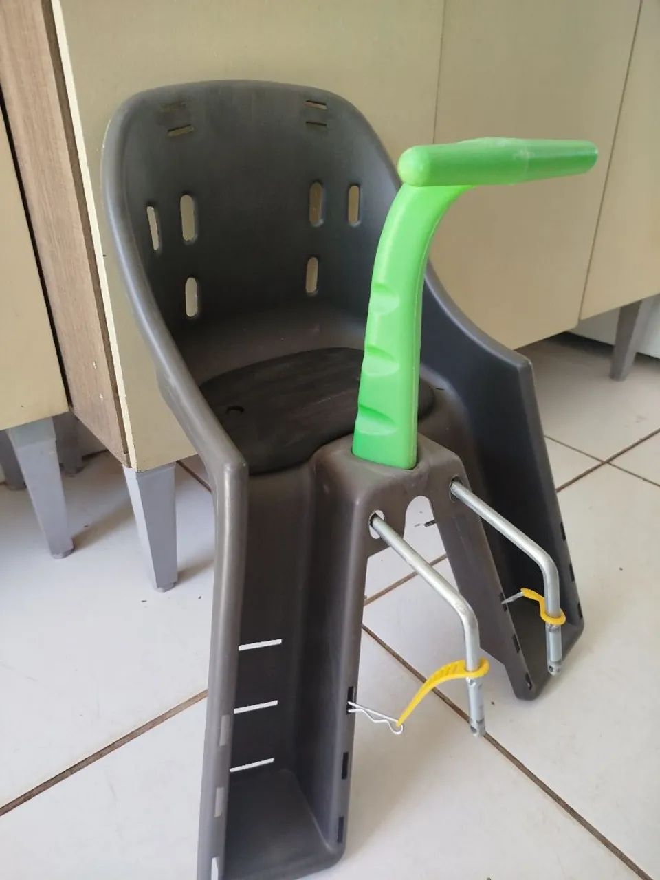 Cadeirinha de bebe para bicicleta. - Foto 2