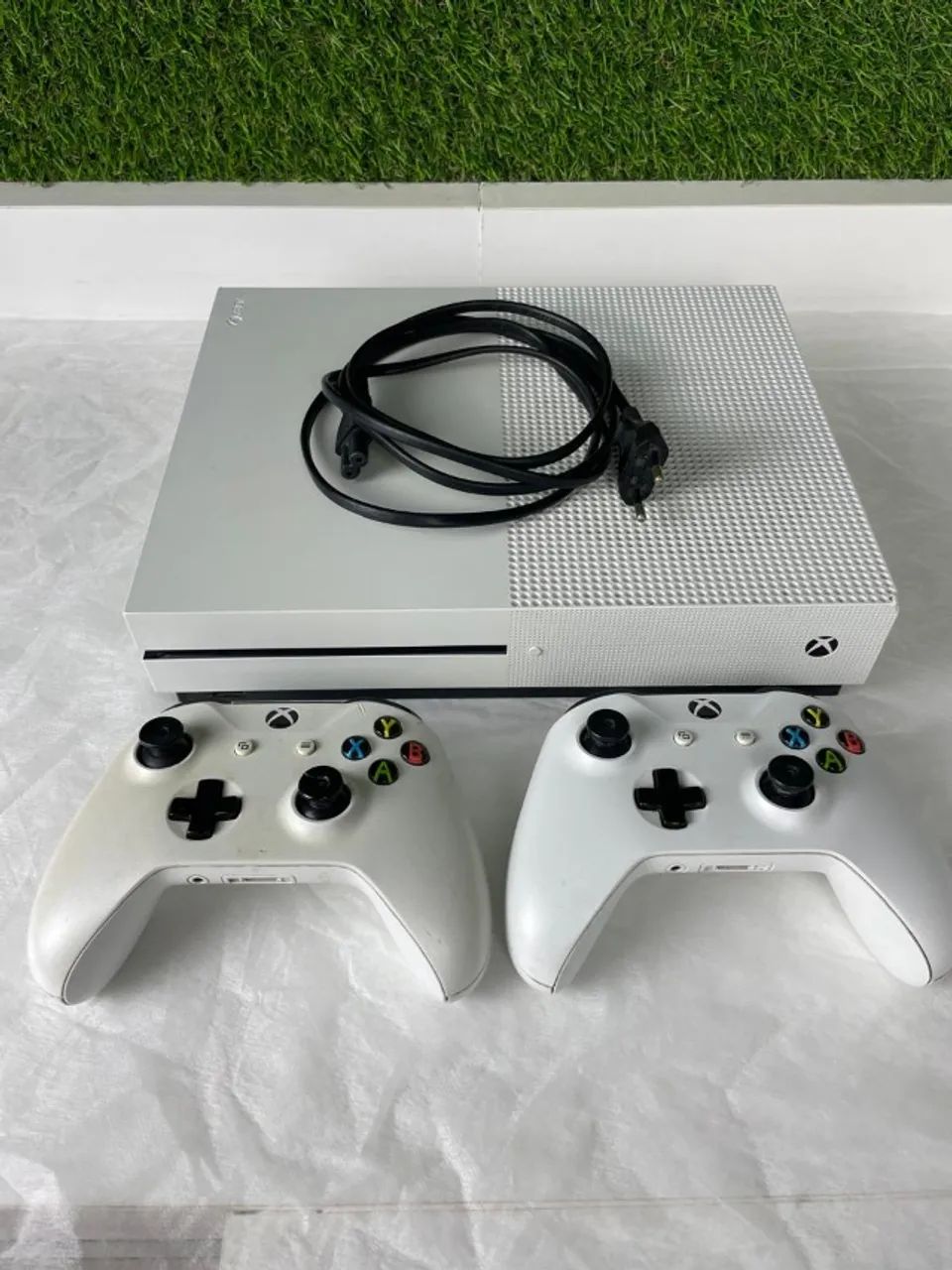 Xbox One S 1TB 2 Controles - Foto 5
