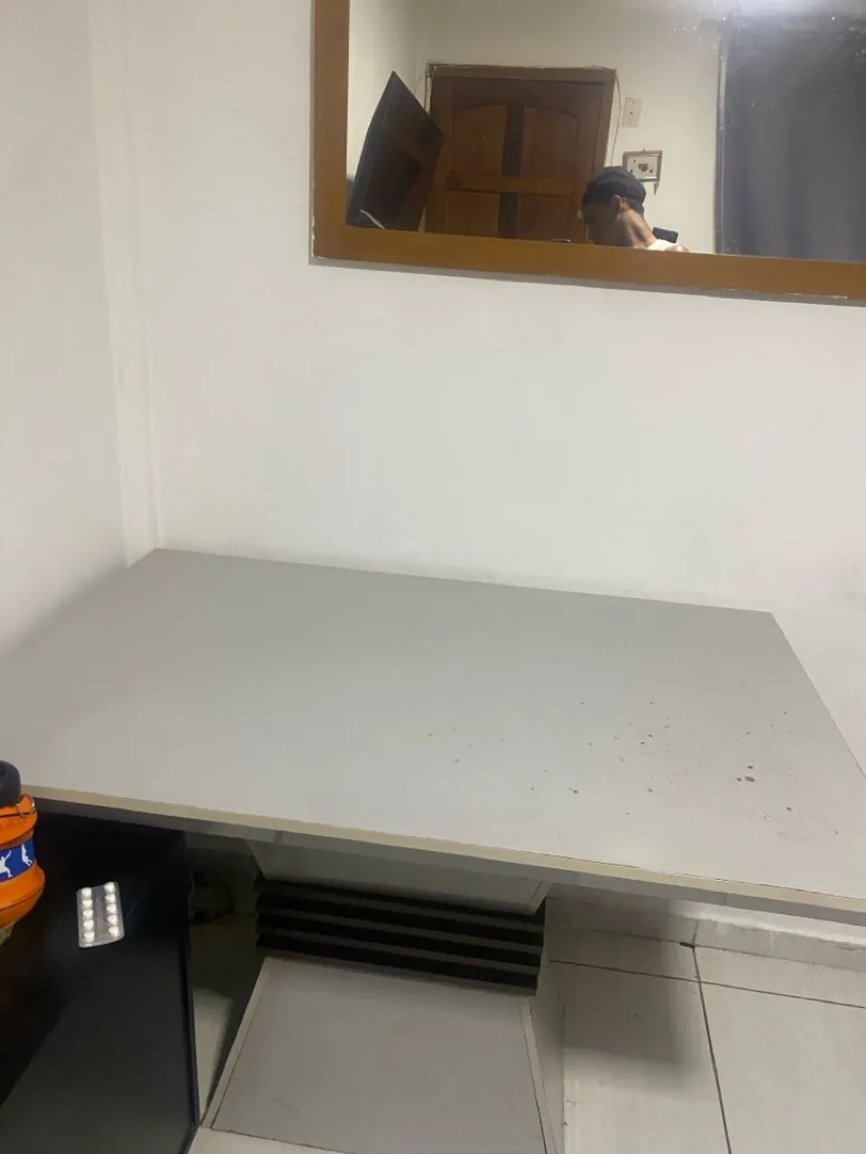 Mesa de jantar resistente - R$300