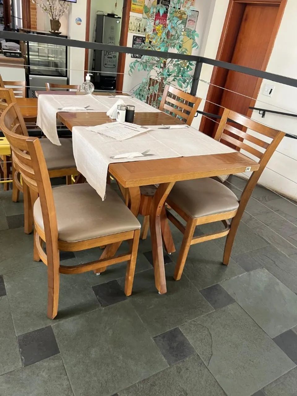 conjunto de mesa com 4 cadeiras