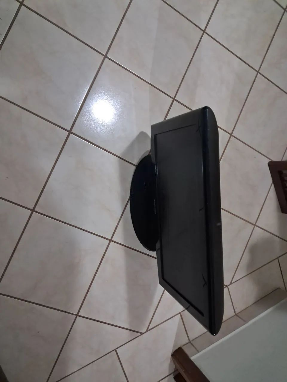 Tv Samsung 26" LCD (Com Base) - Perfeito Funcionamento - Foto 3