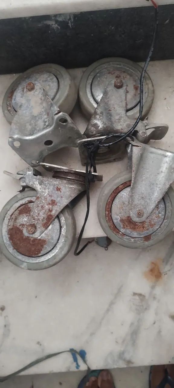 RODAS BORRACHA E AÇO 