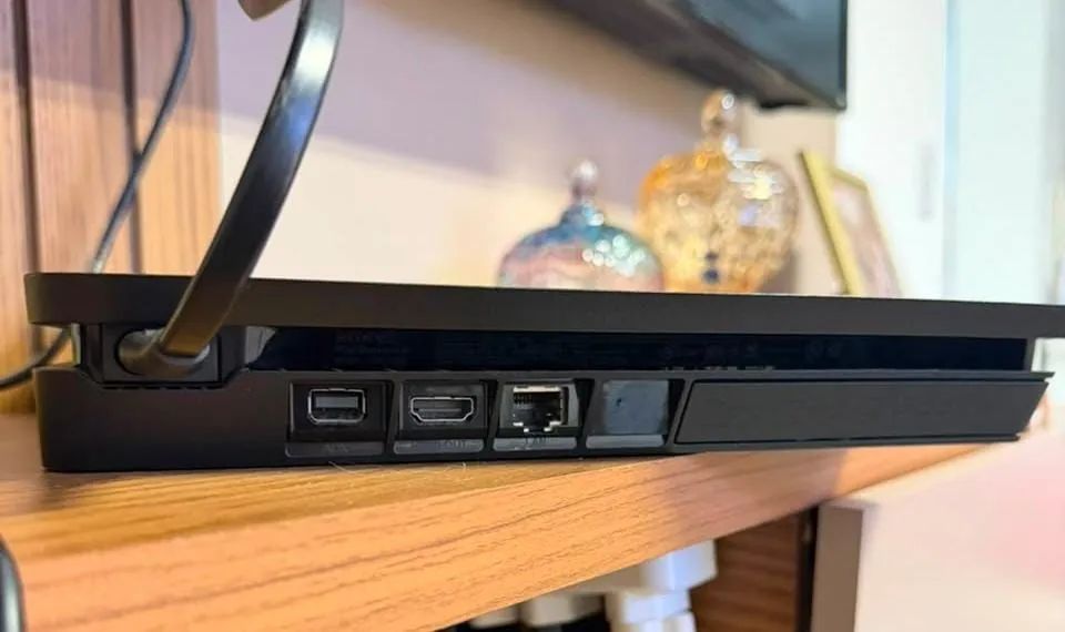 Playstation 4 - 1TB - Foto 5