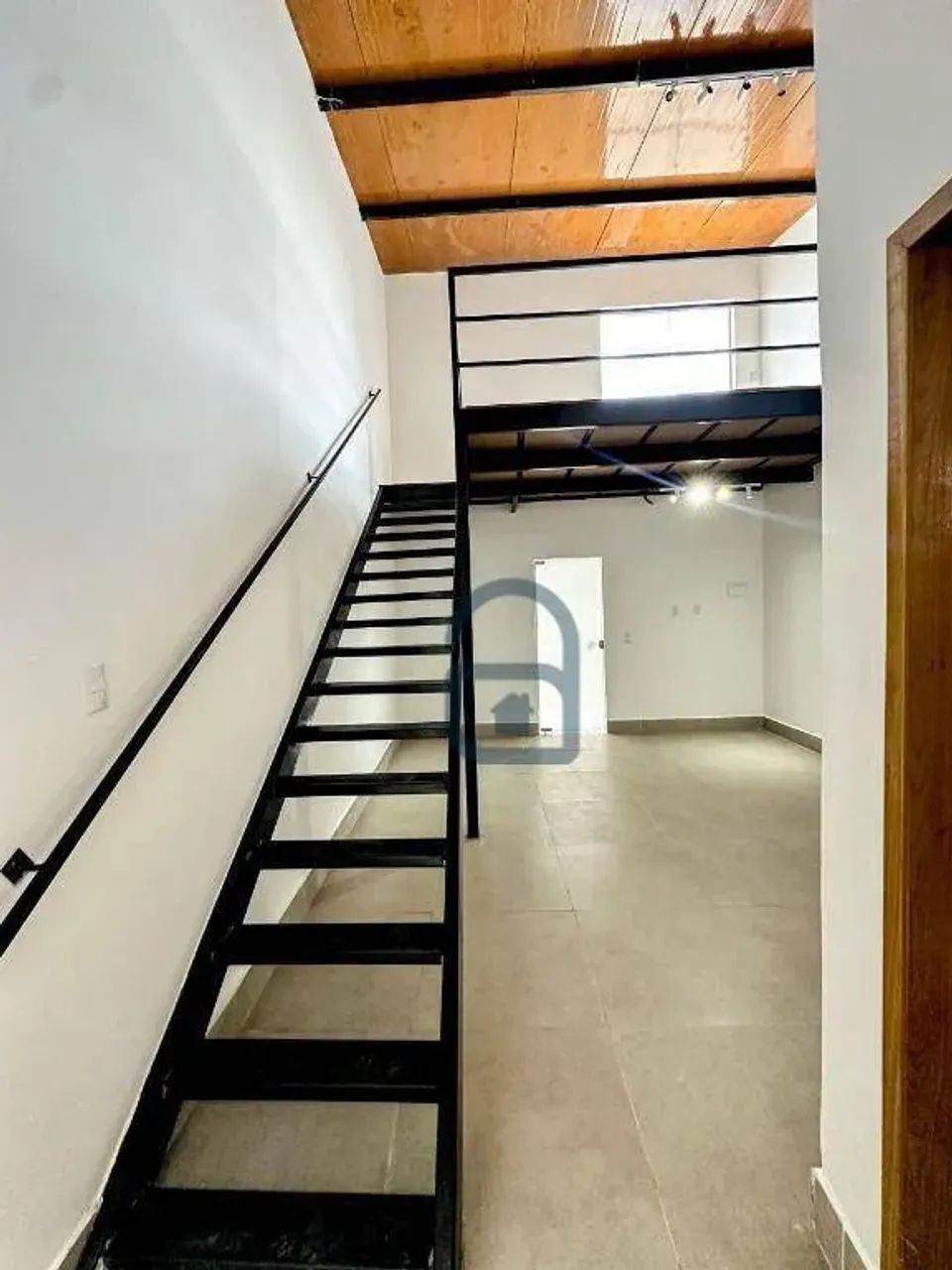Loft Moderno com Sacada Panorâmica e 1 Vaga de Garagem - Foto 2