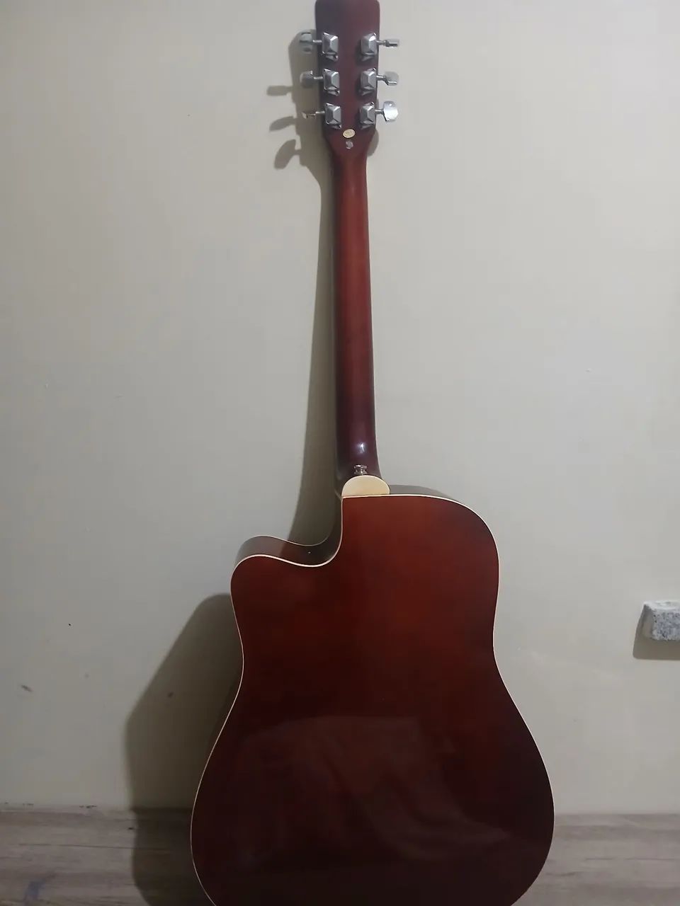 Vendo um violão e uma caixa... - Foto 3