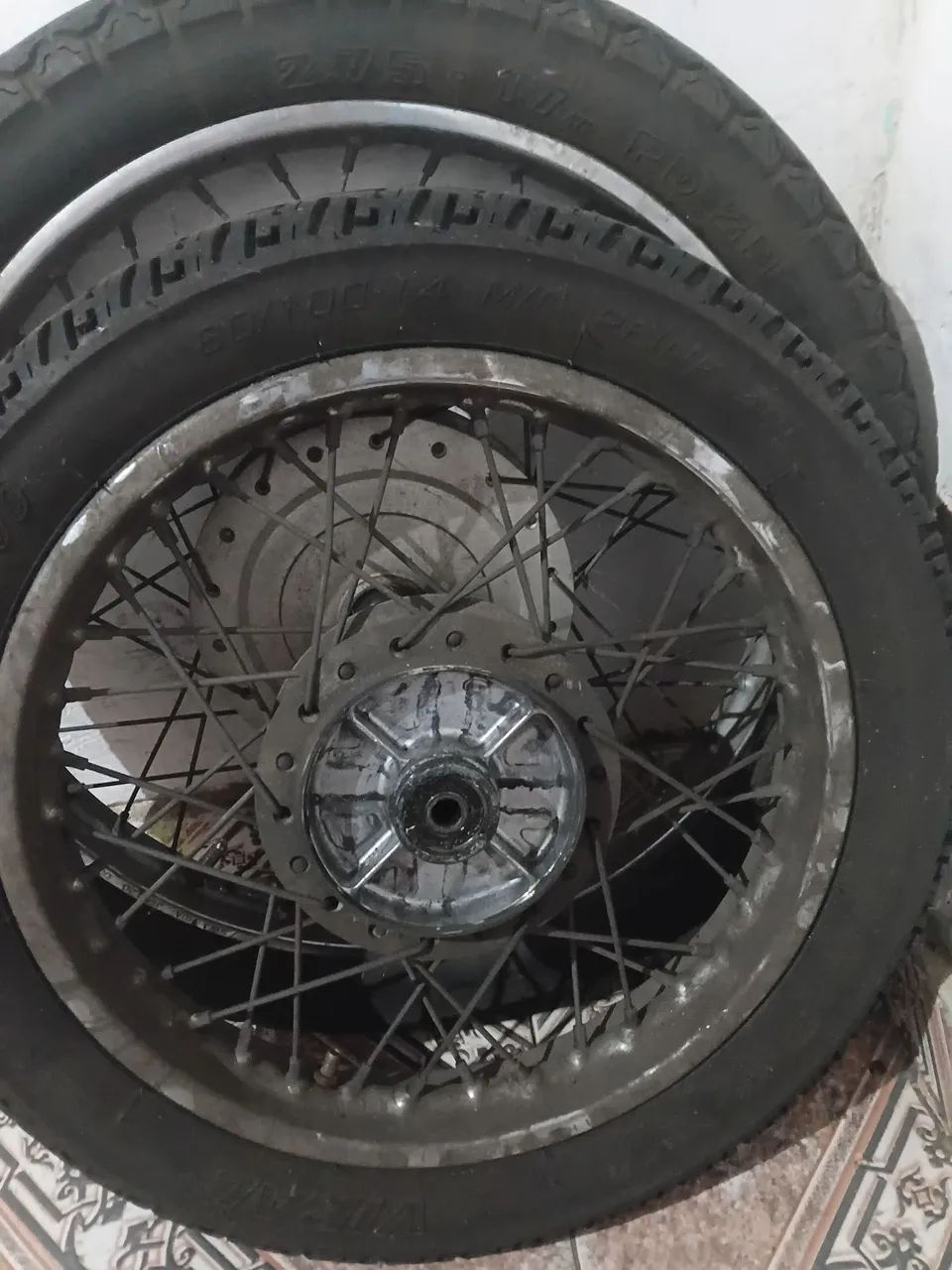 Vendo Rodas Biz 110i com pneu - Foto 2