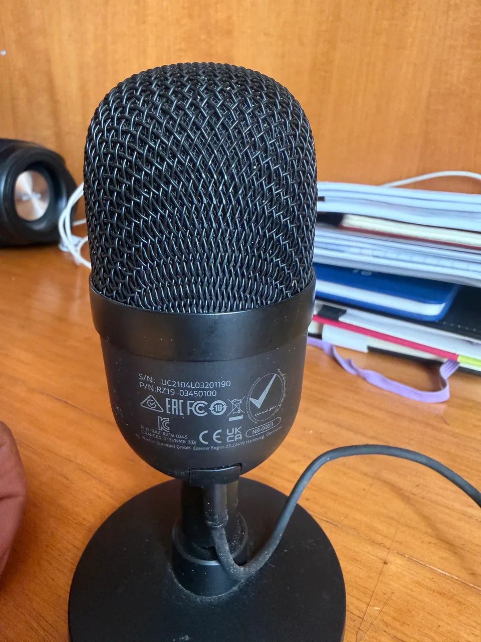 Microfone Razer com condensador