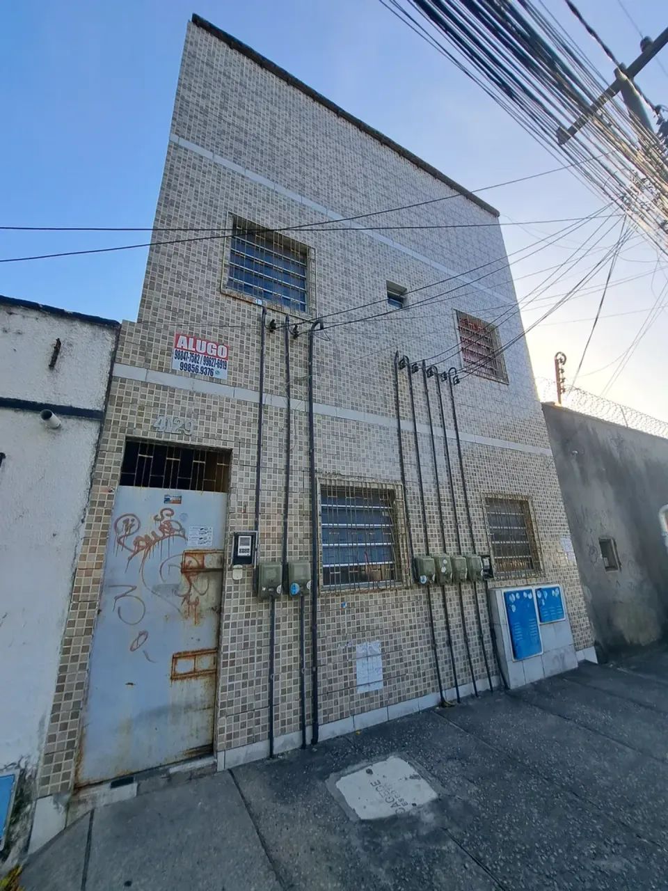 Apartamento compacto na Rua Teodomiro de Castro
