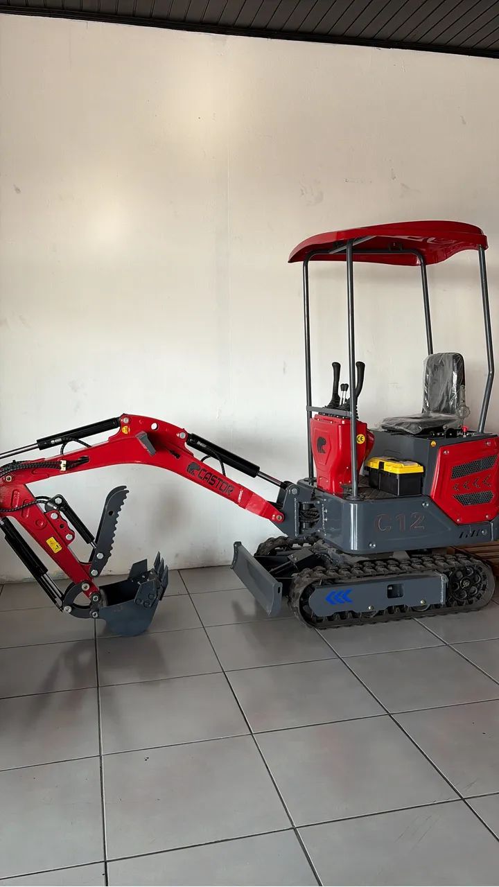 Vende-se Mini Escavadeira Hidráulica 