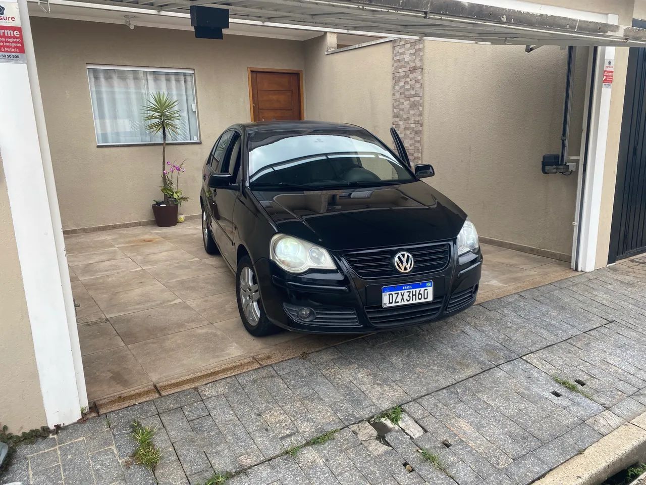 Volkswagen Polo Sedan 1.6 MI Total Flex 8V 4P 2008 - Foto 2
