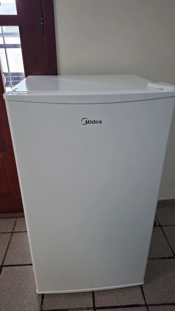 Frigobar Midea