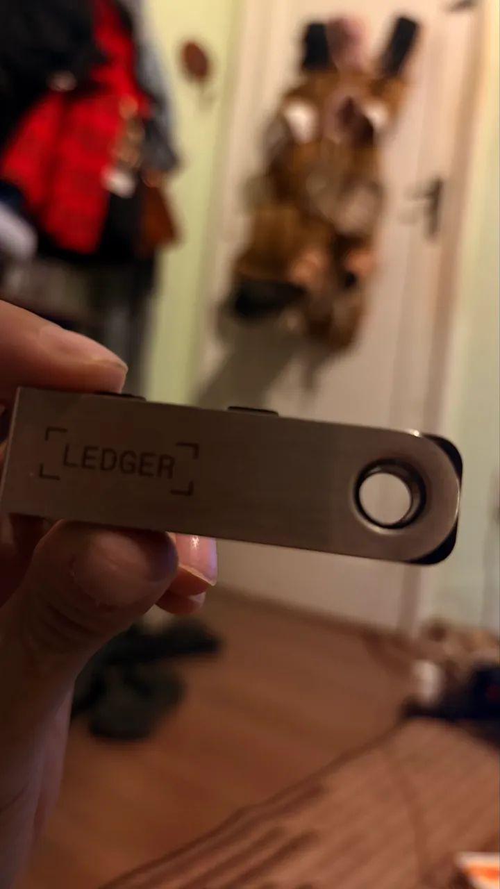 Carteira de cripto moedas Ledger nano S Plus (com caixa)