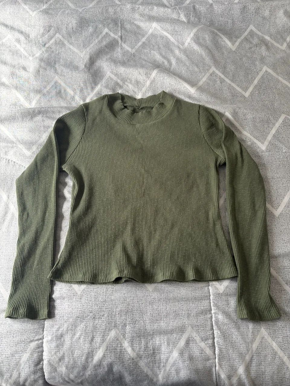 2 Blusas caneladas | Tam M | Verde e Cinza  - Foto 4