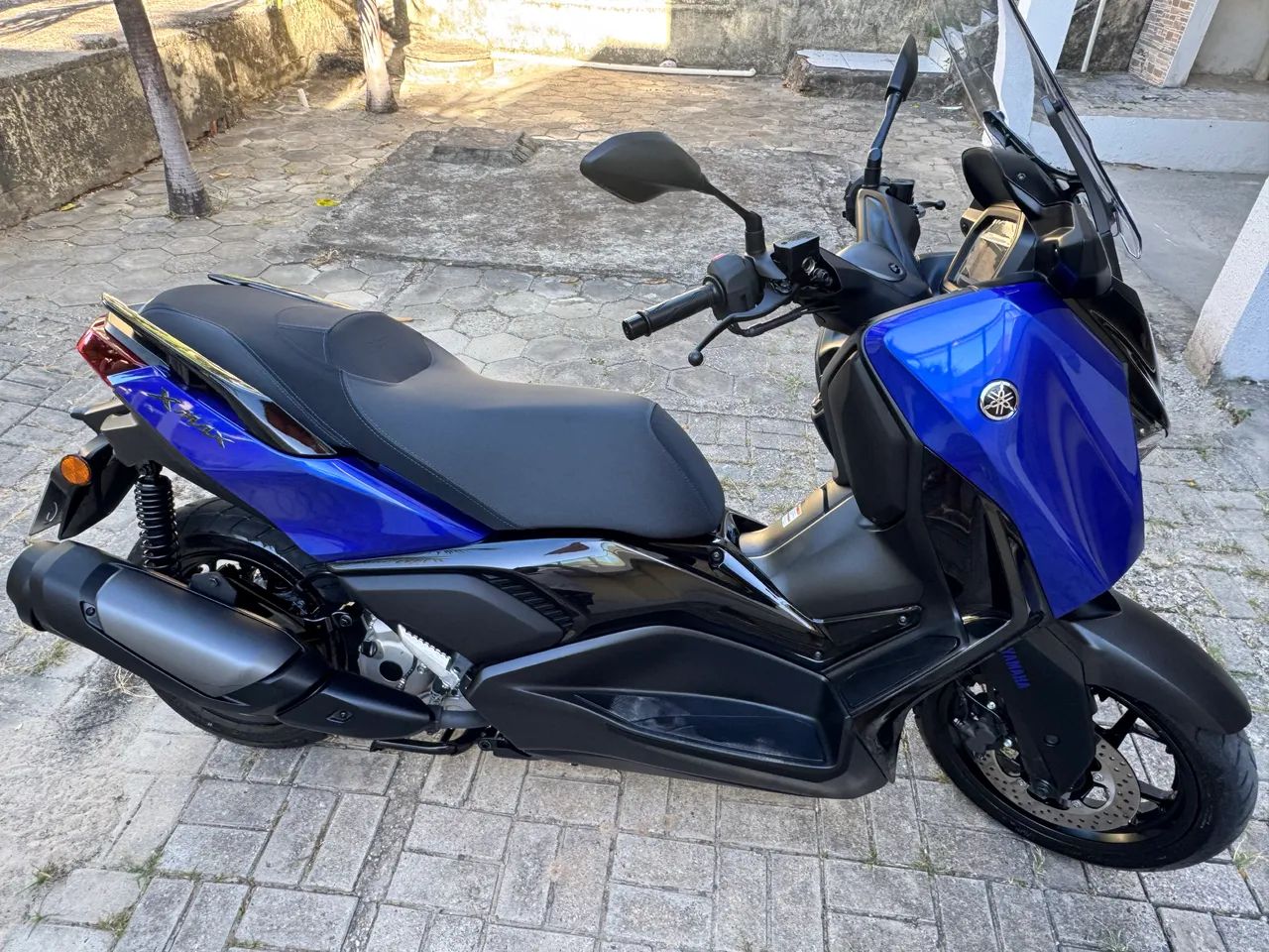 Xmax 300 conect 2027. Já emplacada 
