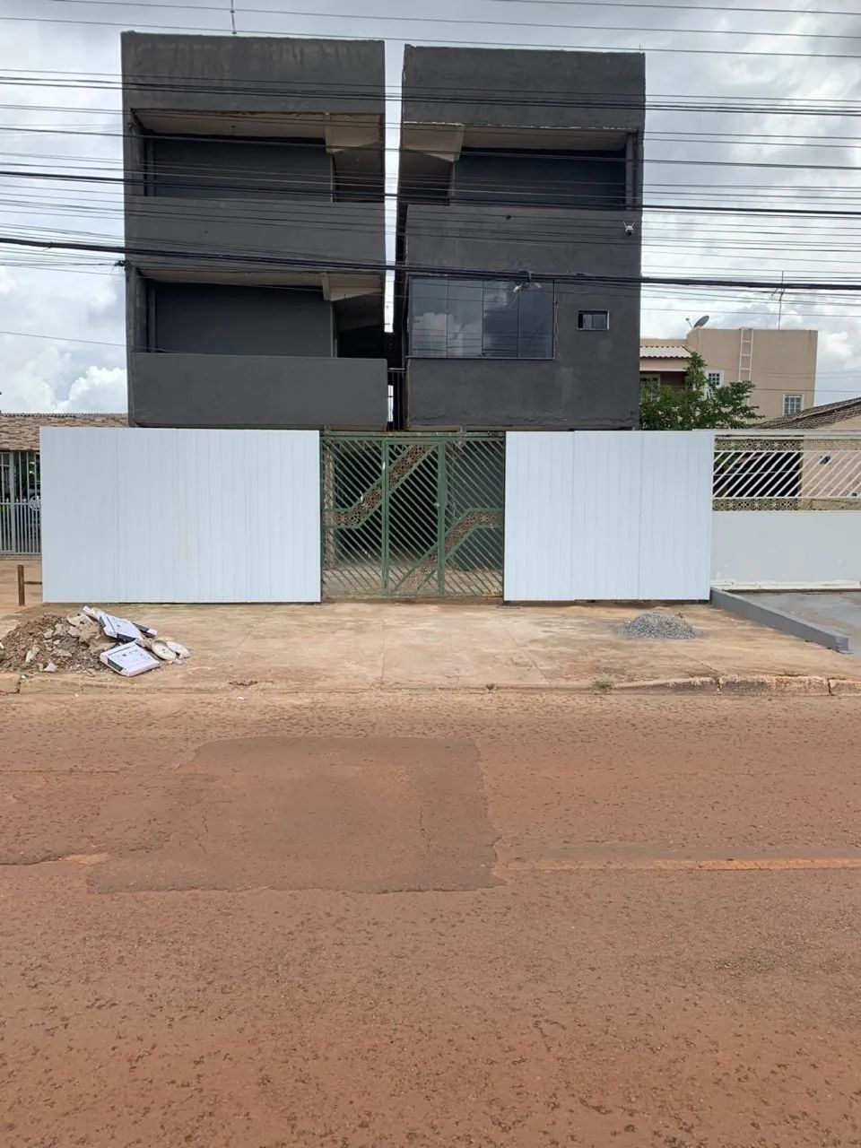 Alugo apartamento 02 quartos