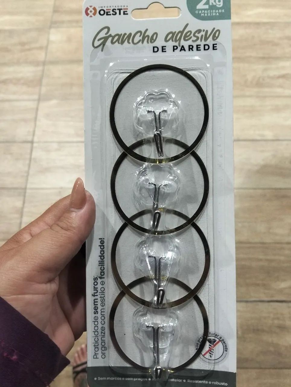 Ganchos adesivos 