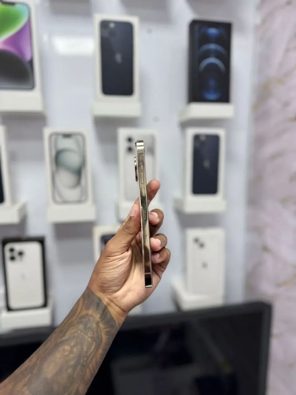 IPHONE 13 PRO 128GB GOLD<br>R$ 2.650,00 - Foto 5