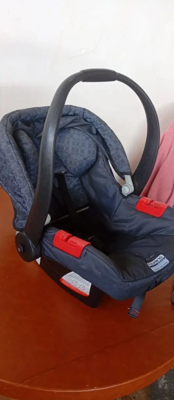 Bebê conforto bem conservada ,  acento elevado de brinde 