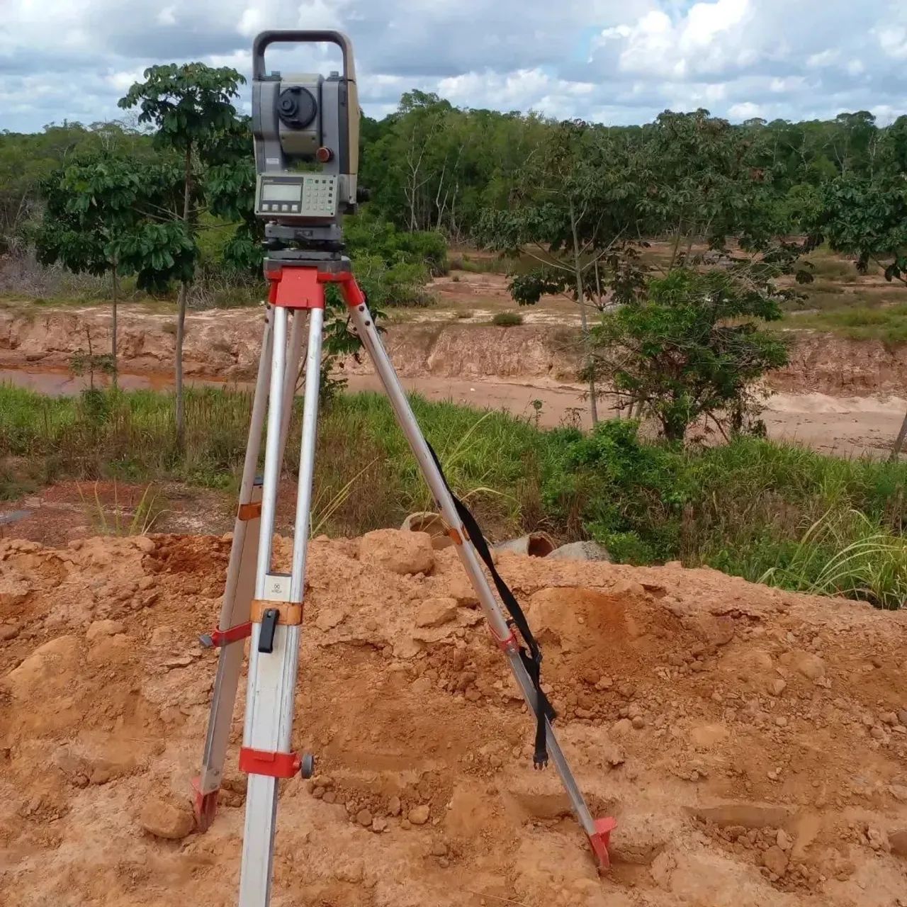 Serviços topográfico  - Foto 2