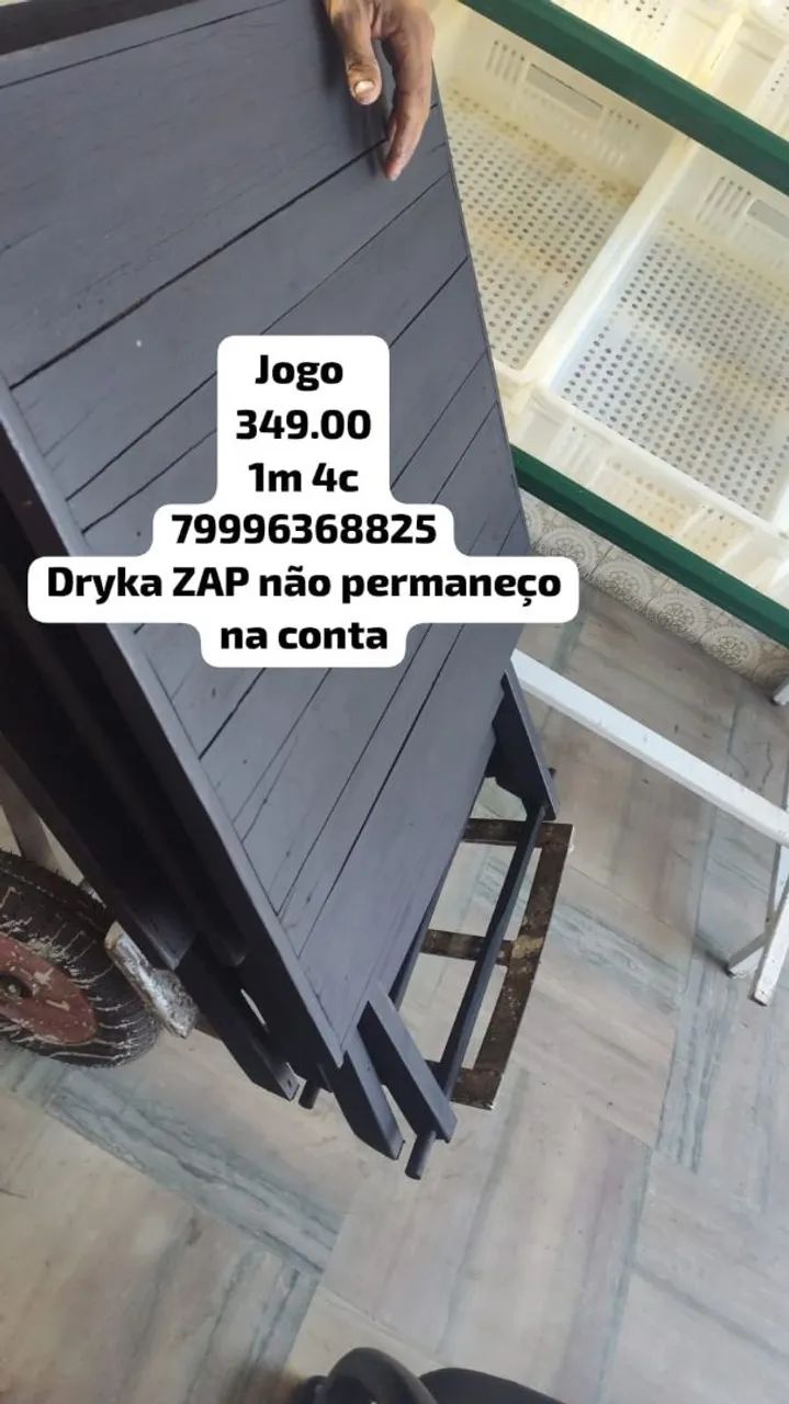 Jogo de mesa de madeira 