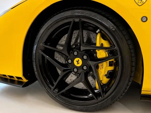 Ferrari F8 TRIBUTO 3.9 V8 720cv, foto 17 de 20