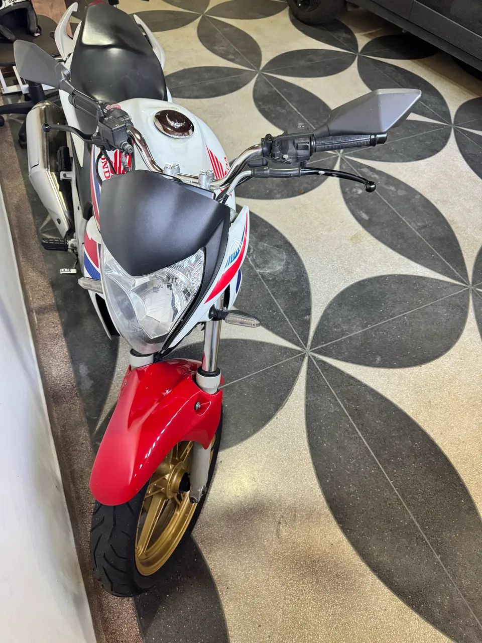 ? HONDA CB 300R 2015 - ABS - Foto 2