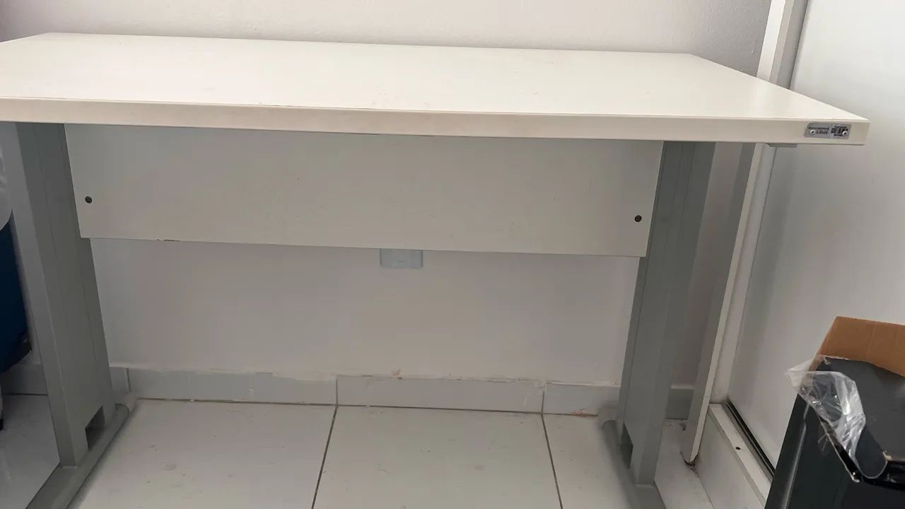 Vendo - mesa de escritório 