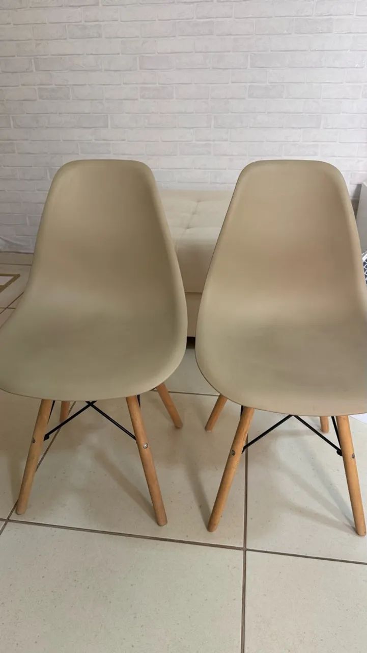 Conjunto com 2 Cadeiras Charles Eames Fendi