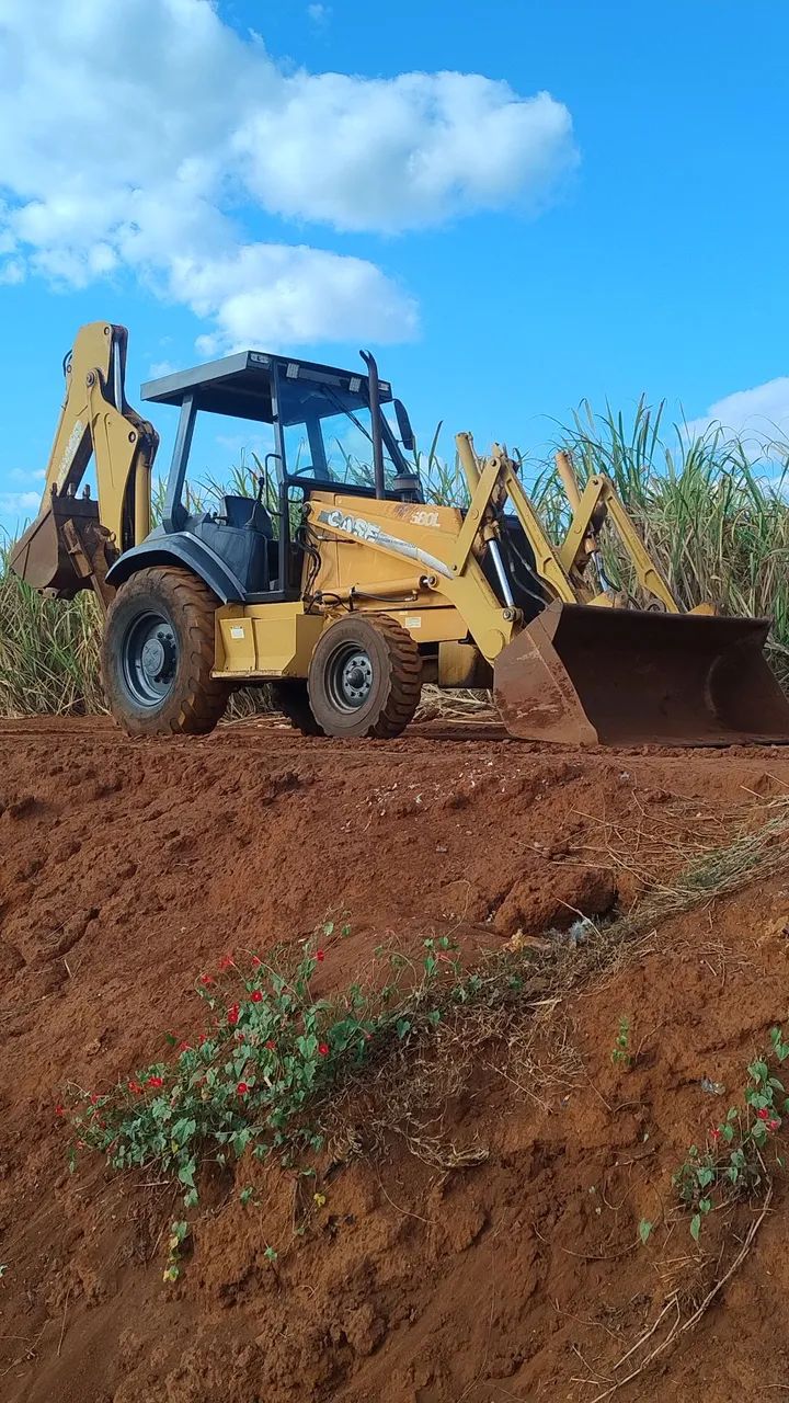 Retroescavadeira 580L - Foto 3