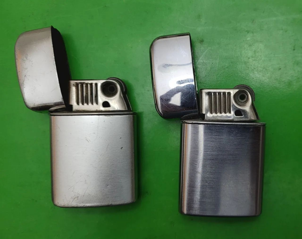 Lote com 2 Isqueiros vintage marca: Ronson  - Foto 2