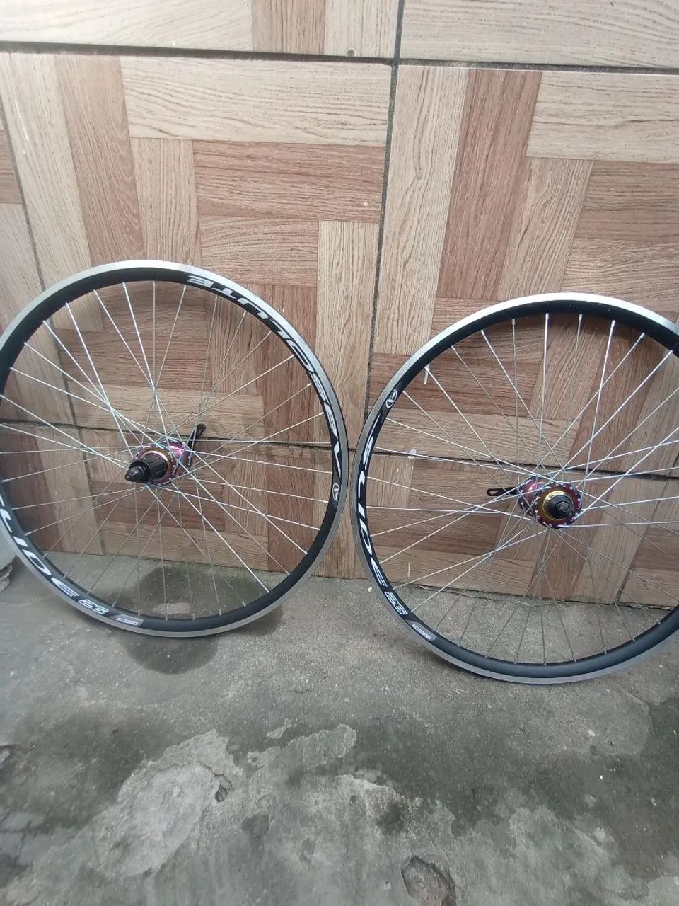 par de rodas absolutamente com cubo k7 camaleão  - Foto 5