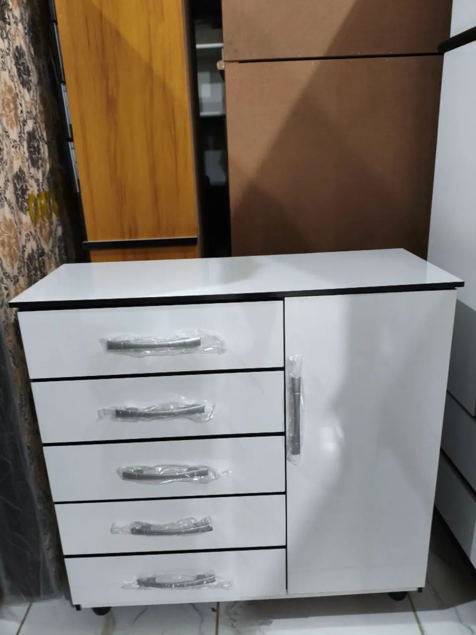 Cômoda novas com frete grátis Só aqui ?