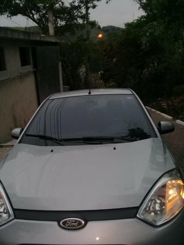 Ford Fiesta Sedan 1.6 13/14 Prata completo