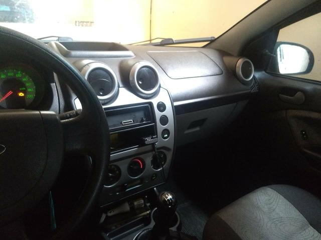 Ford Fiesta Sedan 2008