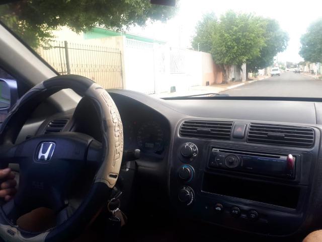 Vendo Honda Civic Ano 2005 Motor 1.7 G, Câmbio Manual, Cor Prata - Foto 2
