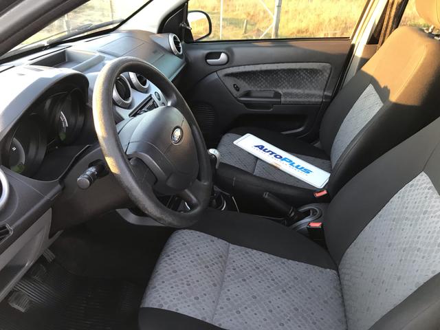 Ford Fiesta Class 1.6 2013 - Foto 11