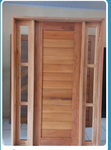 PORTAS EM MADEIRA MACIÇA  - Foto 2