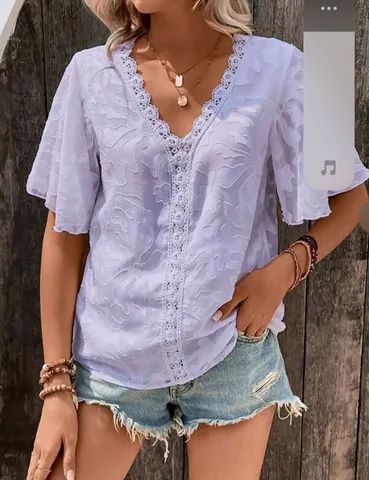 Blusa Trabalhada Manga Borboleta - Foto 2