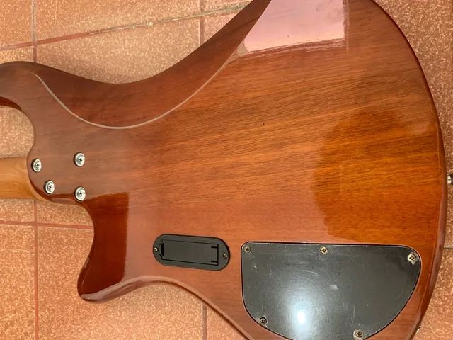 Vendo baixo Luthier ativo super novo (ótimo custo benefício)