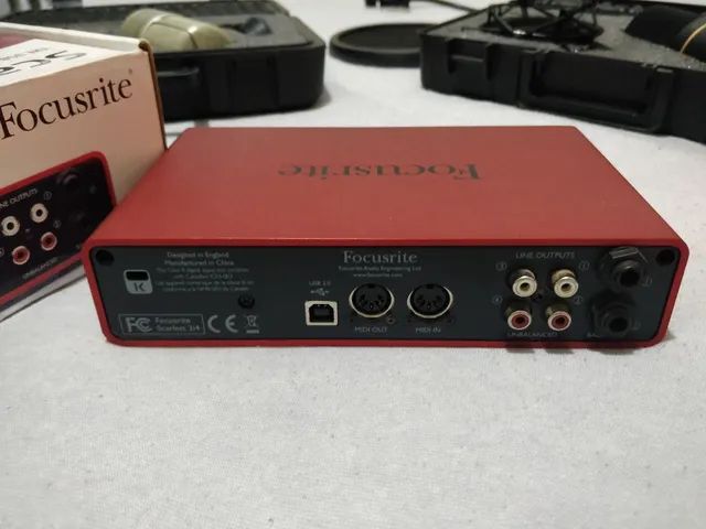 Focusrite Scarlett 2i4  - Foto 2