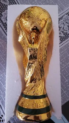 Réplica Taça Copa Do Mundo Fifa 2026 tamanho real 36cm - Nova na caixa - Foto 3