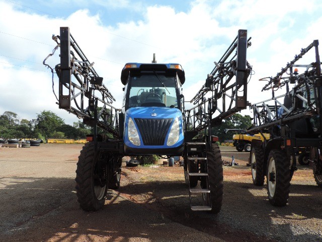 Pulverizador Marca New Holland - Modelo SP 3500 - 4x4 - Ano 2012