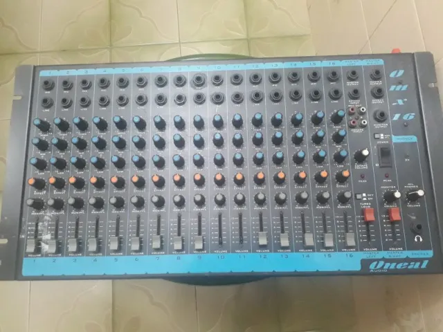 Mesa de Som ONEAL 16 canais em bom estado de uso,Bandas, Igrejas, Stúdios.