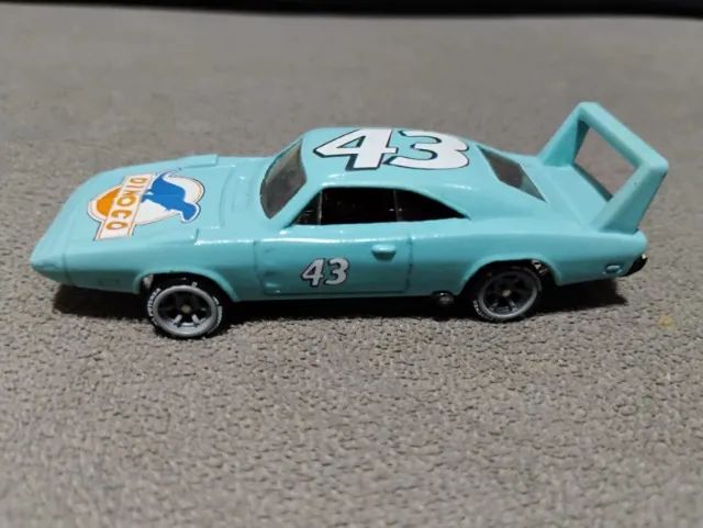 Hot Wheels Dodge Charger Daytona - Custom - Leia a descrição - Foto 2