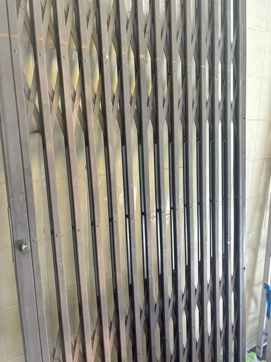 Portão de Aço Dobrável (Pantografica) 